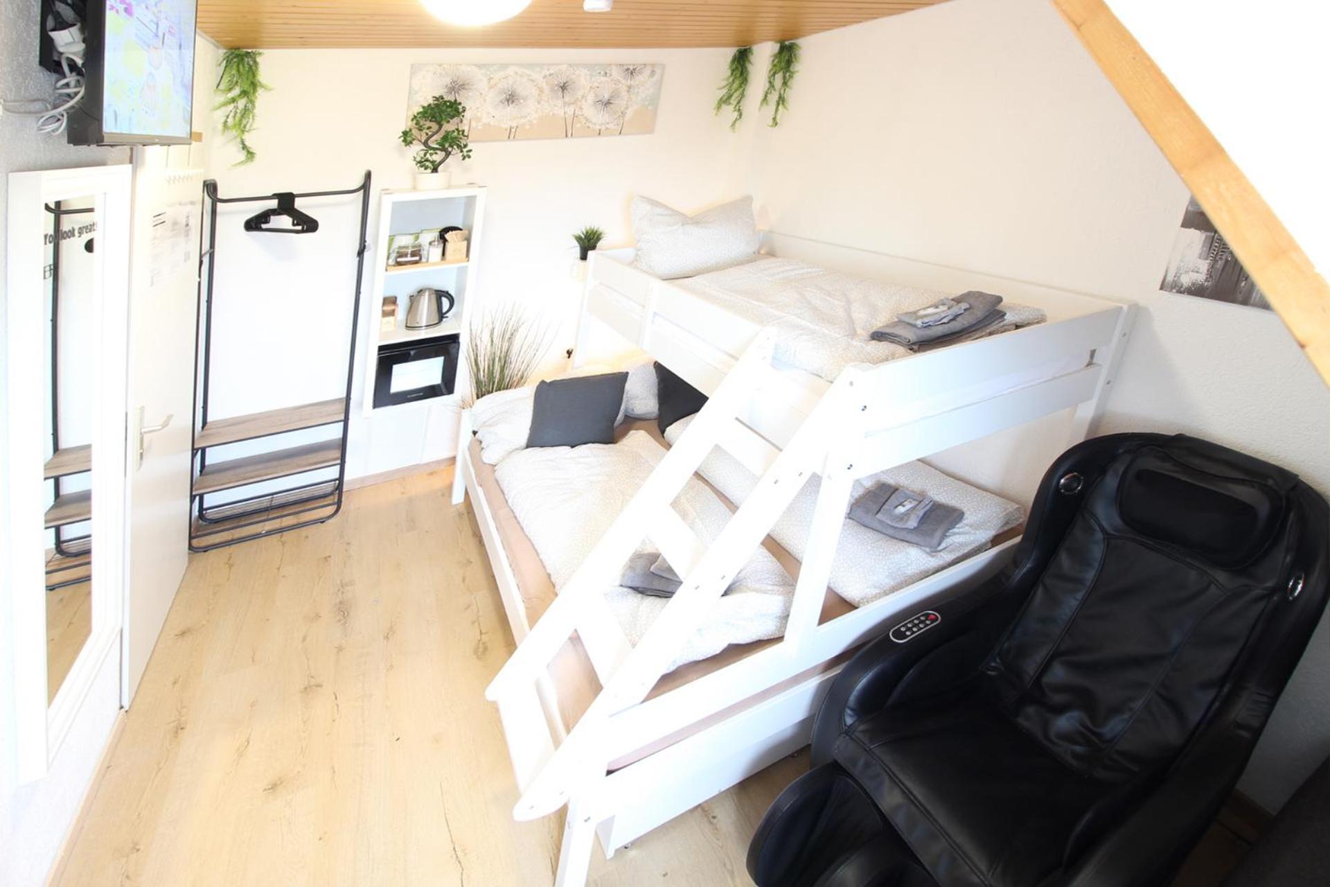 Hotel Ulm Zentrum - Komplettes Zimmer, Hochbett, Android Tv & Eigenem Bad - Perfekt Fuer Familien & Gruppen エクステリア 写真